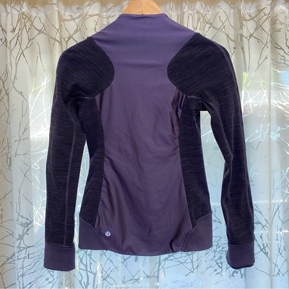 Lululemon black grape purple Emerge Renewed sideways zipper zip up Jacket - Picture 5 of 10